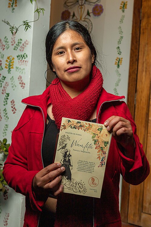 Marisol Camargo integrante de PACHA Grupo de Arte y Literatura, durante Segunda edición de Wamlita - Reconocimiento a la mujer. Realizado el 14 de marzo de 2026, Huancayo, Perú.