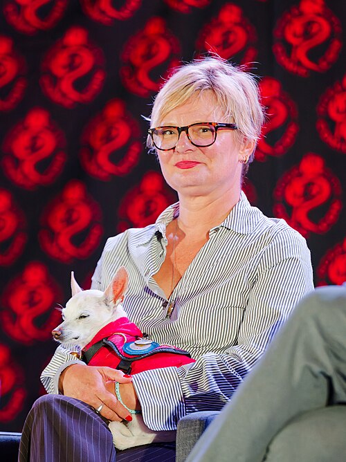 Martha Plimpton on the main stage at Rose City Comic Con