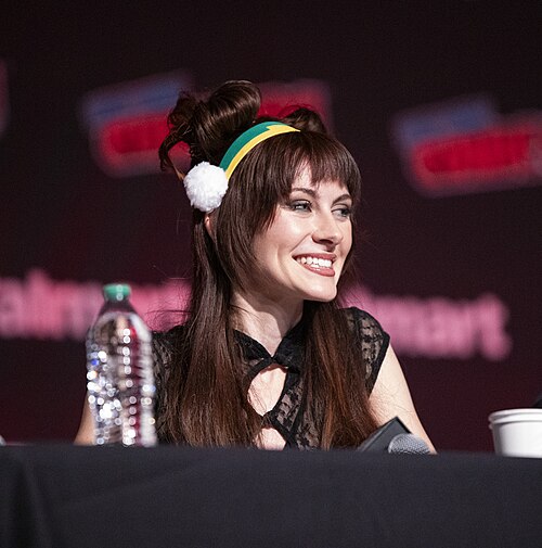Michaela Jill Murphy at the 2025 NYCC Avatar 20th Anniversary Panel.