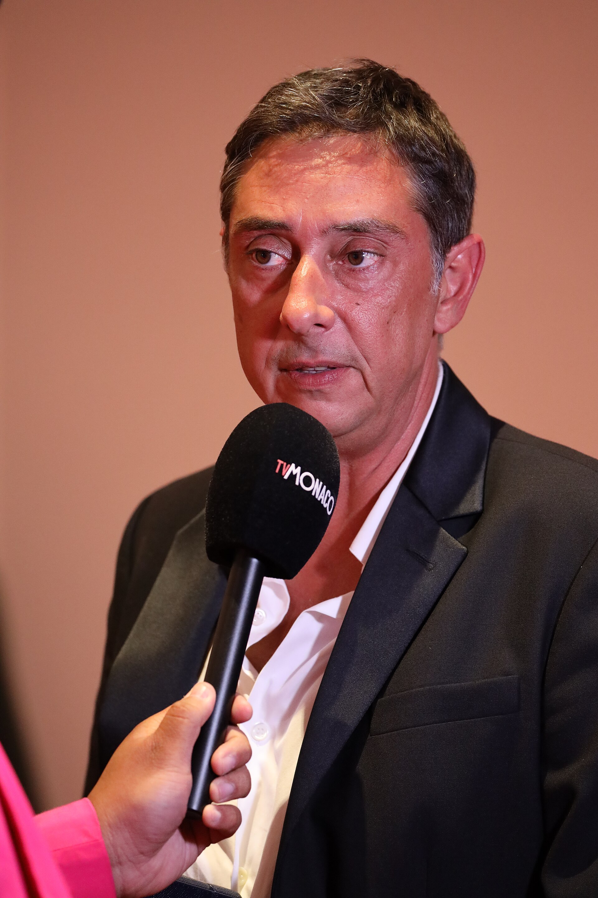 Miguel Gomes at the 2024 Cannes Film Festival closing press conference for his film Grand Tour.