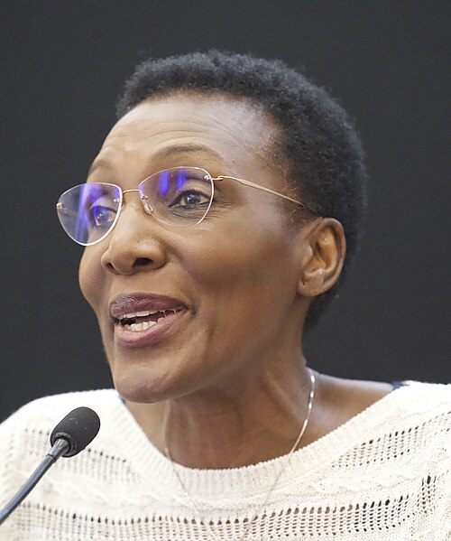 Moky Makura speaking at the International Journalism Festival 2024 In Perugia, Italy as part of a panel called “Decolonizing Journalism—Africa: exploring new news (why news doesn’t have to be bad).”  Makura is the Executive Director of Africa No Filter, a donor collaborative focused on the African narrative. She has also been a TV presenter, producer, author, publisher and entrepreneur.