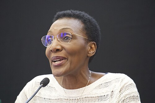 Moky Makura speaking at the International Journalism Festival 2024 In Perugia, Italy as part of a panel called “Decolonizing Journalism—Africa: exploring new news (why news doesn’t have to be bad).”  Makura is the Executive Director of Africa No Filter, a donor collaborative focused on the African narrative. She has also been a TV presenter, producer, author, publisher and entrepreneur.