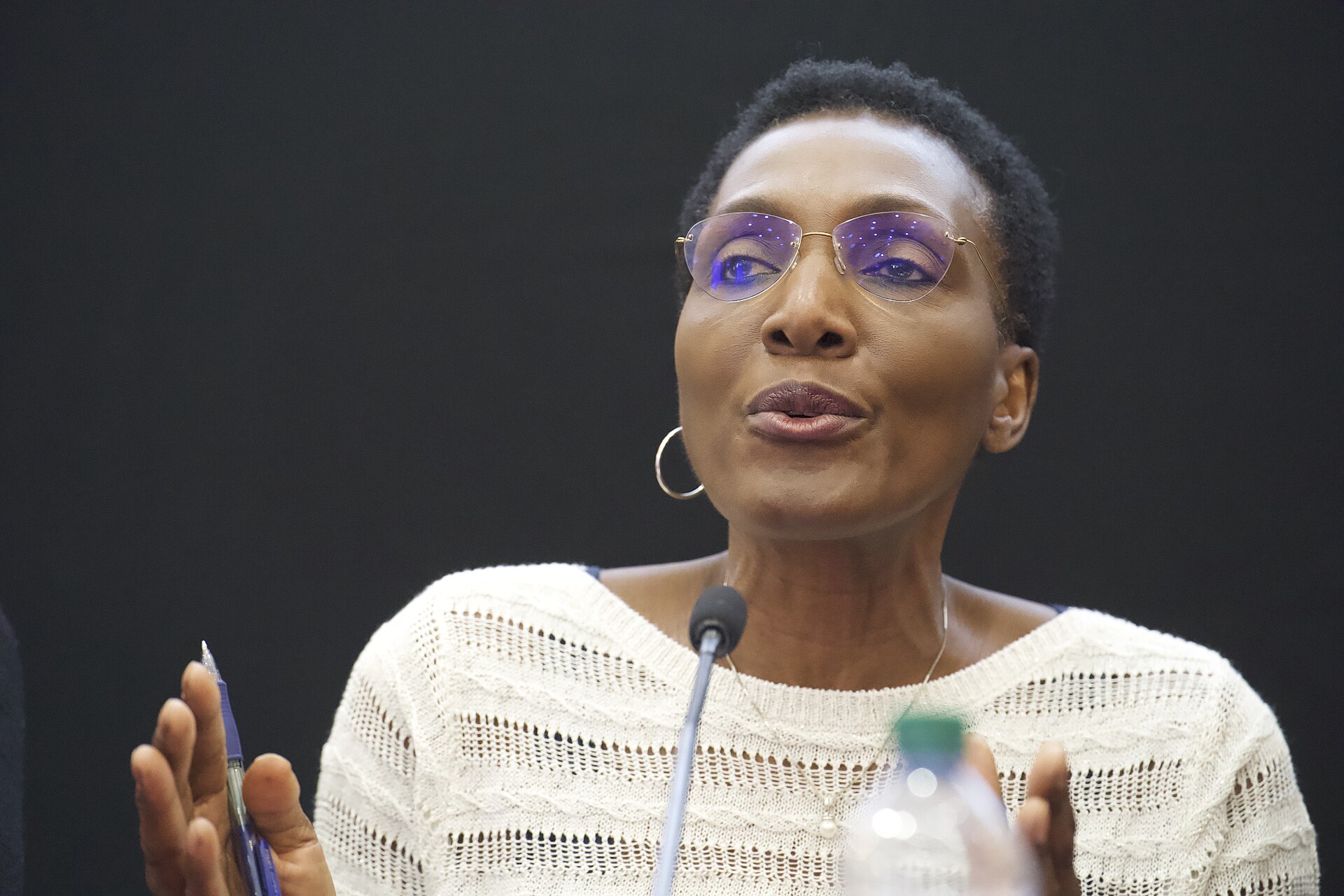 Moky Makura speaking at the International Journalism Festival 2024 In Perugia, Italy as part of a panel called “Decolonizing Journalism—Africa: exploring new news (why news doesn’t have to be bad).”  Makura is the Executive Director of Africa No Filter, a donor collaborative focused on the African narrative. She has also been a TV presenter, producer, author, publisher and entrepreneur.