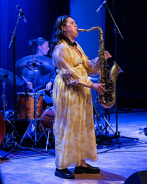 Mona Krogstad "Serenity now" med Veslemøy Narvesen, Hogne Kleiberg, Kertu Auer og special guest Kristoffer Lo. Sølvsalen, Kongsberg Jazzfestival 2024.
Foto: Birgit Fostervold @knipselyst

CC: BY-SA 2.0