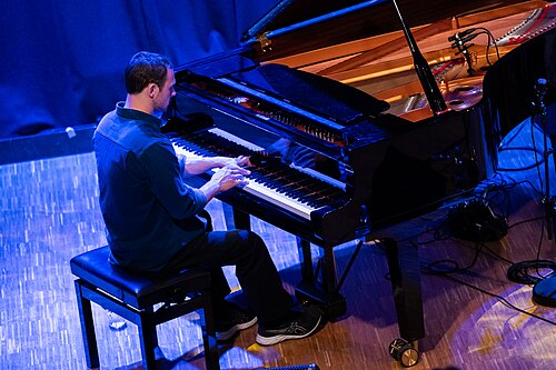 Mona Krogstad "Serenity now" med Veslemøy Narvesen, Hogne Kleiberg, Kertu Auer og special guest Kristoffer Lo. Sølvsalen, Kongsberg Jazzfestival 2024.
Foto: Birgit Fostervold @knipselyst

CC: BY-SA 2.0