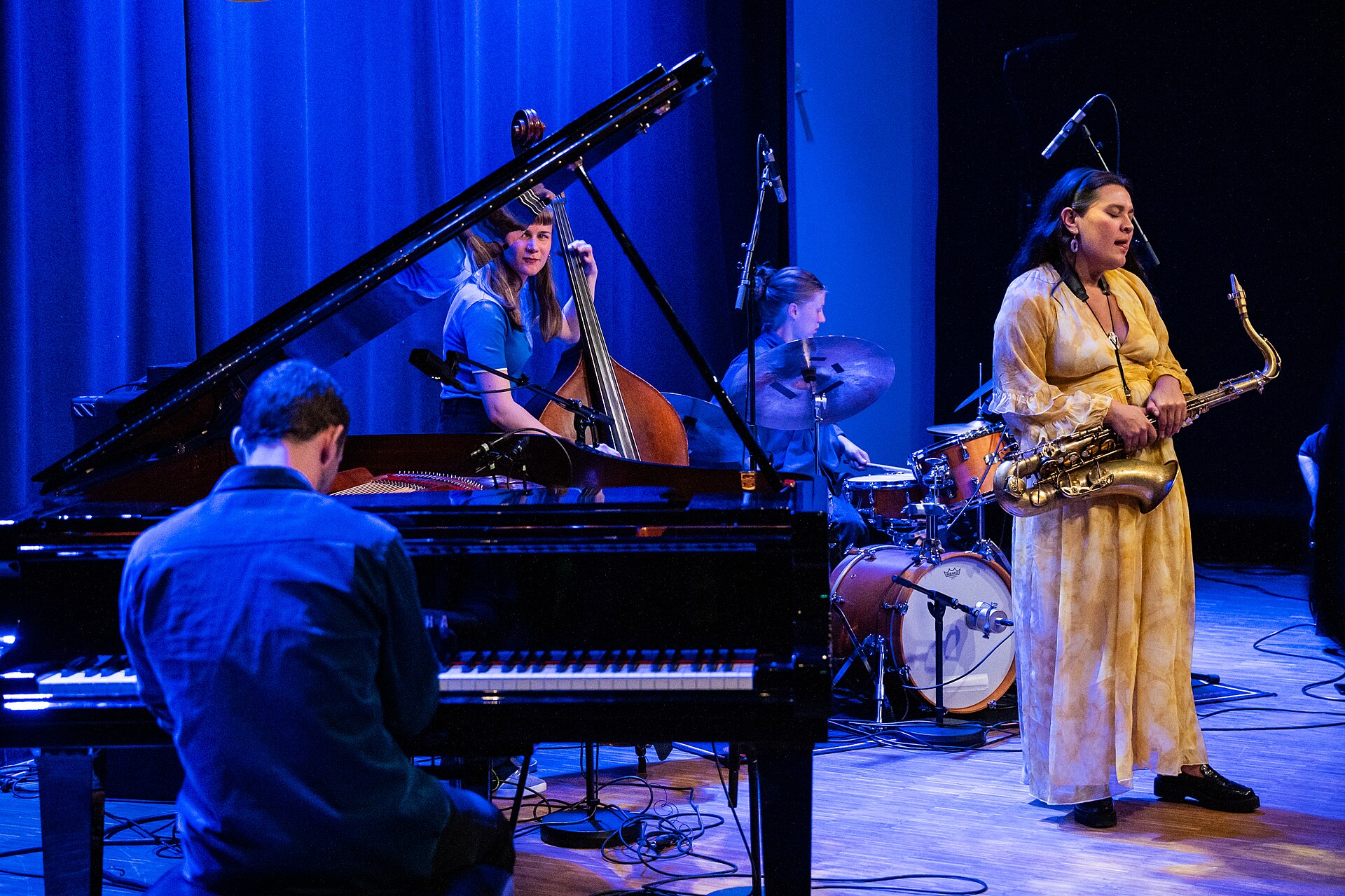 Mona Krogstad "Serenity now" med Veslemøy Narvesen, Hogne Kleiberg, Kertu Auer og special guest Kristoffer Lo. Sølvsalen, Kongsberg Jazzfestival 2024.
Foto: Birgit Fostervold @knipselyst

CC: BY-SA 2.0