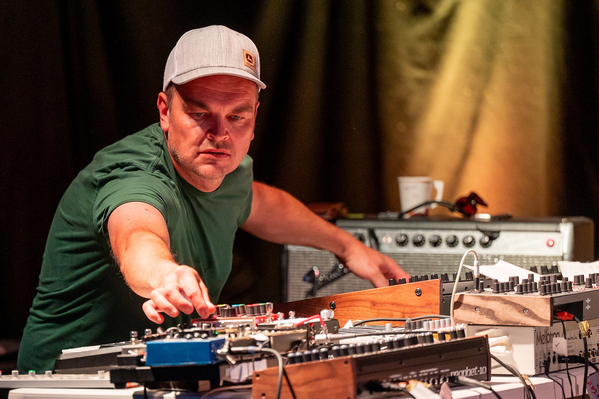 Morten Qvenild spiller med Eberson på Kongsberg Jazzfestival 2024