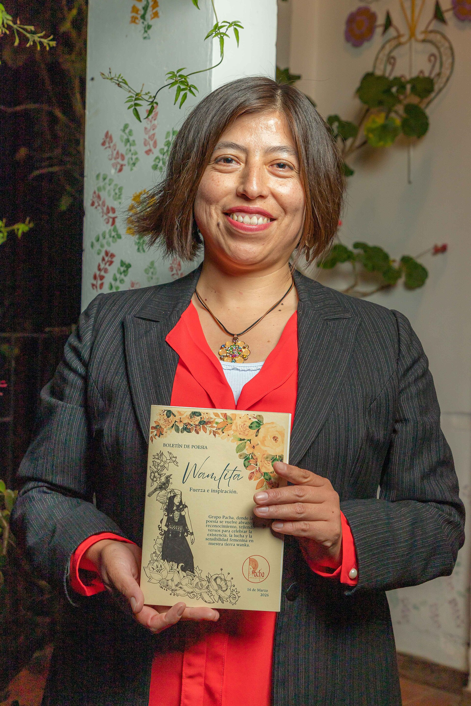 Mylena Coz integrante de PACHA Grupo de Arte y Literatura, durante Segunda edición de Wamlita - Reconocimiento a la mujer. Realizado el 14 de marzo de 2026, Huancayo, Perú.