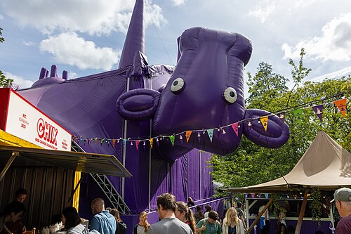 The vibe in the streets at the 2025 Edinburgh Festival Fringe.