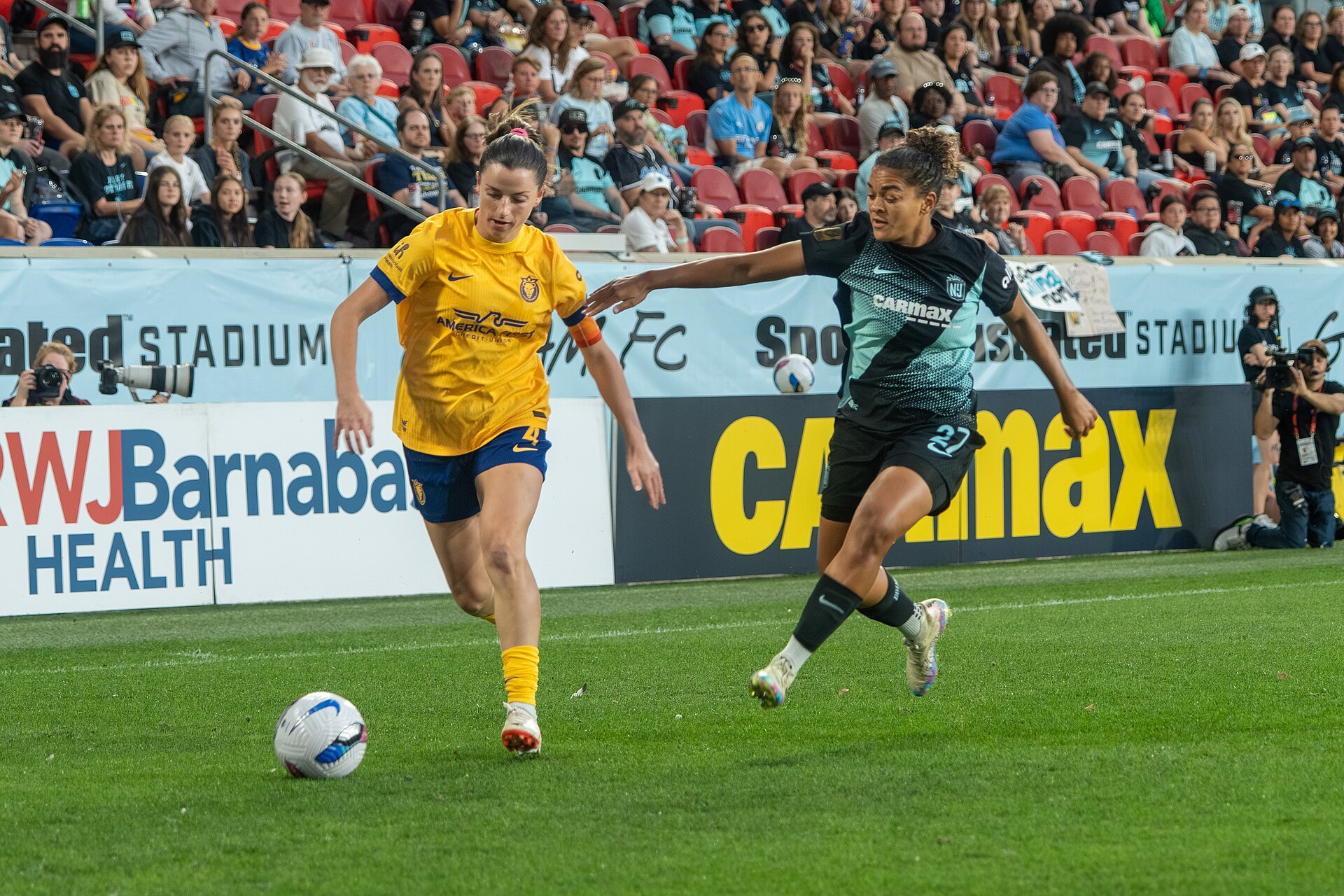 Paige Monaghan and Jess Carter during Gotham FC vs Utah Royals on 23 Aug 2025