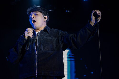 JJ  on stage at the Sala La Riviera in Madrid during Prepary Spain 2025