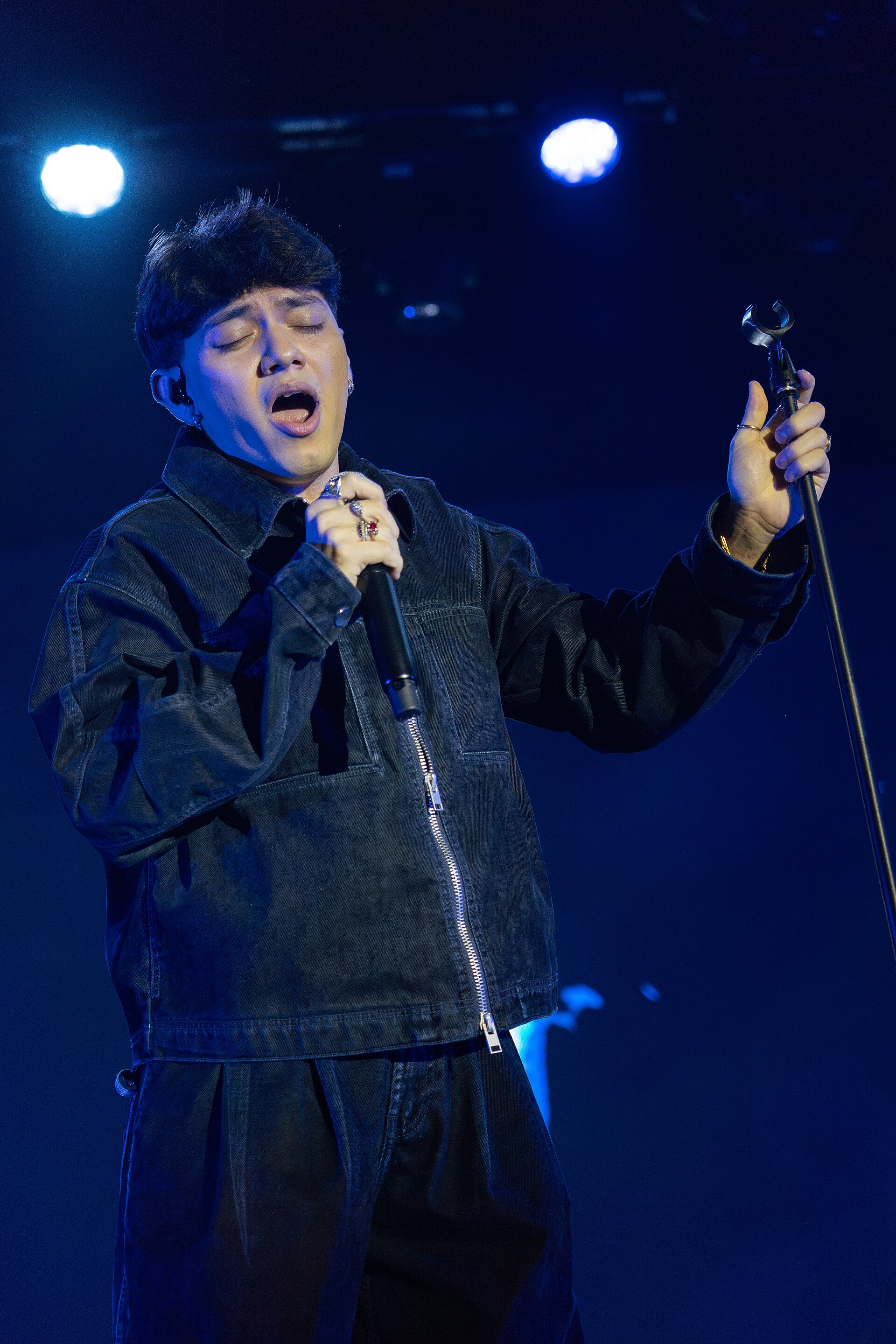 JJ  on stage at the Sala La Riviera in Madrid during Prepary Spain 2025