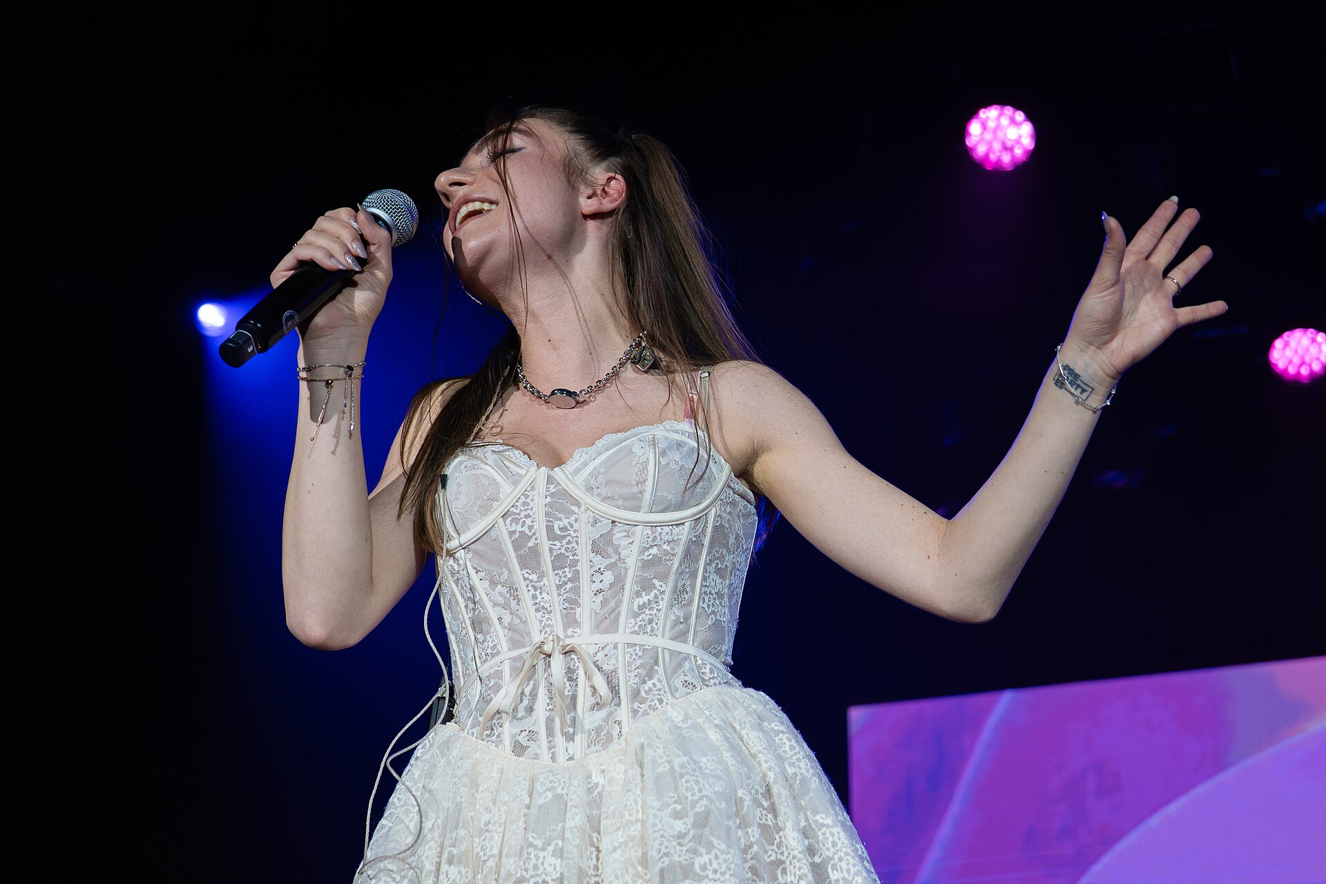 Laura Thorn on stage at the Sala La Riviera in Madrid during Prepary Spain 2025