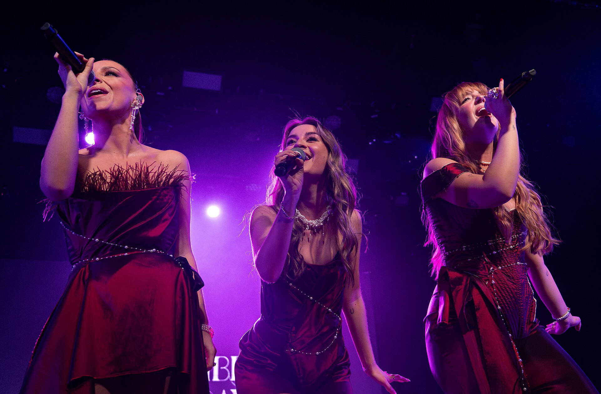 Remember Monday on stage at the Sala La Riviera in Madrid during Prepary Spain 2025