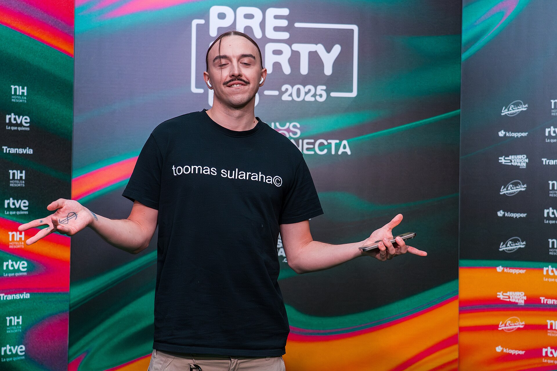 Tommy Cash at the Photocall of the Preparty 2025 in Madrid
