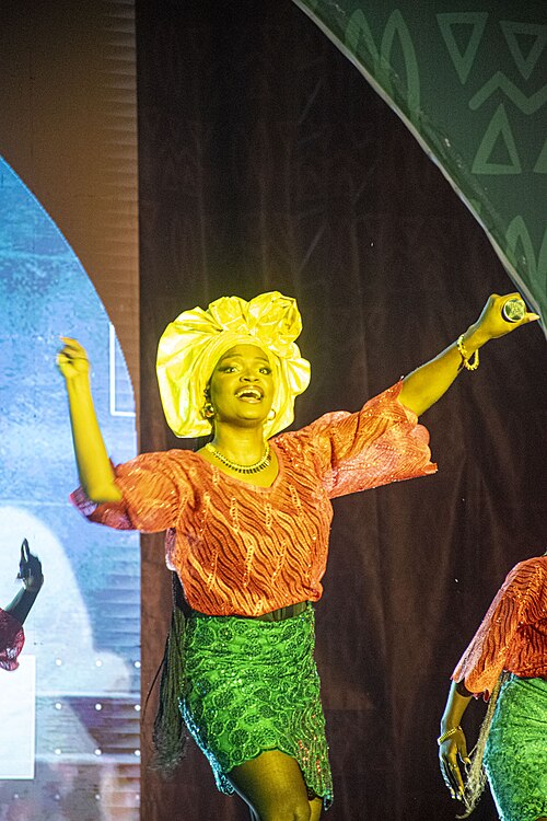 Prestation de Queen Fumi