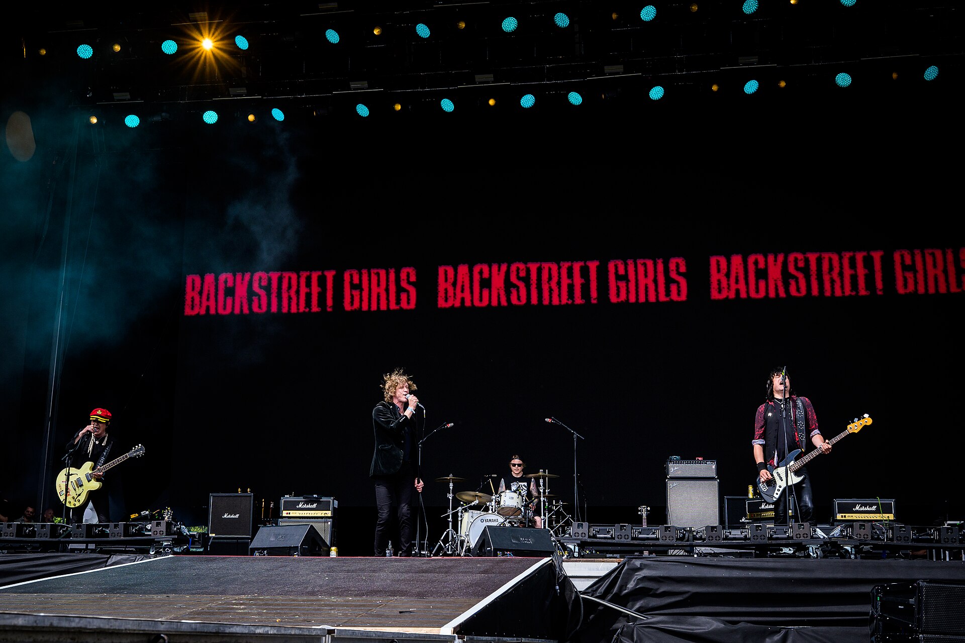 Backstreet Girls’ Bjørn Müller tribute at Tons of Rock 2025, with guest vocalist Roar Leren