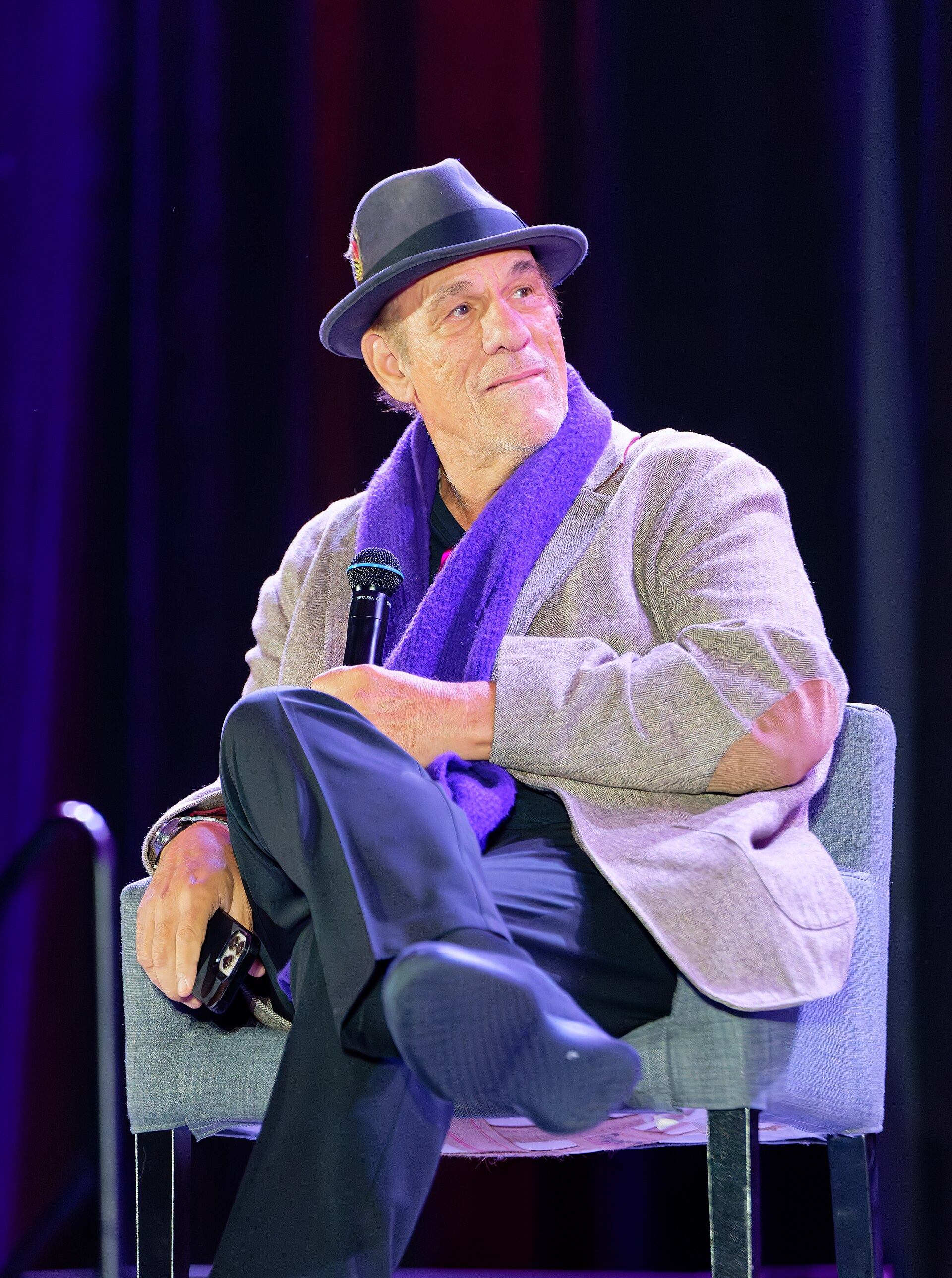 Robert Davi on the main stage at Rose City Comic Con
