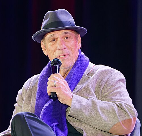 Robert Davi on the main stage at Rose City Comic Con