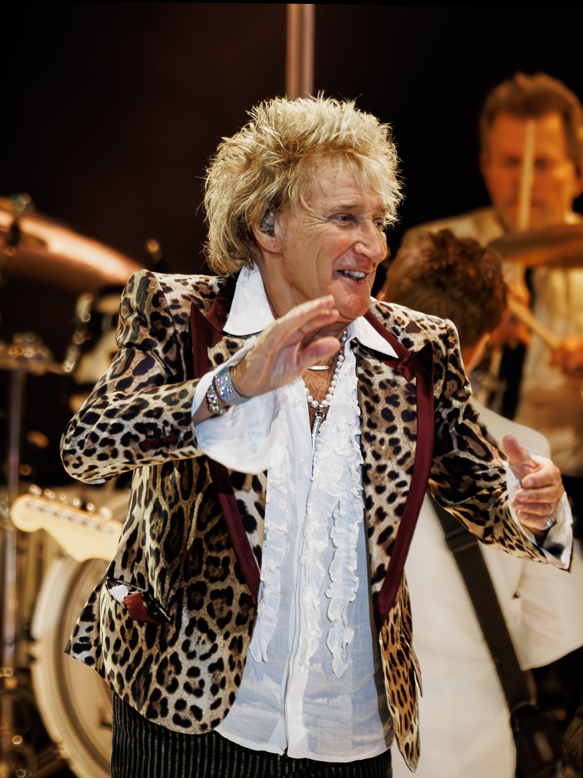 Rod Stewart sings live in Birmingham, AL in 2025 at the Coca-Cola Amphitheater, during his "One Last Time" tour.