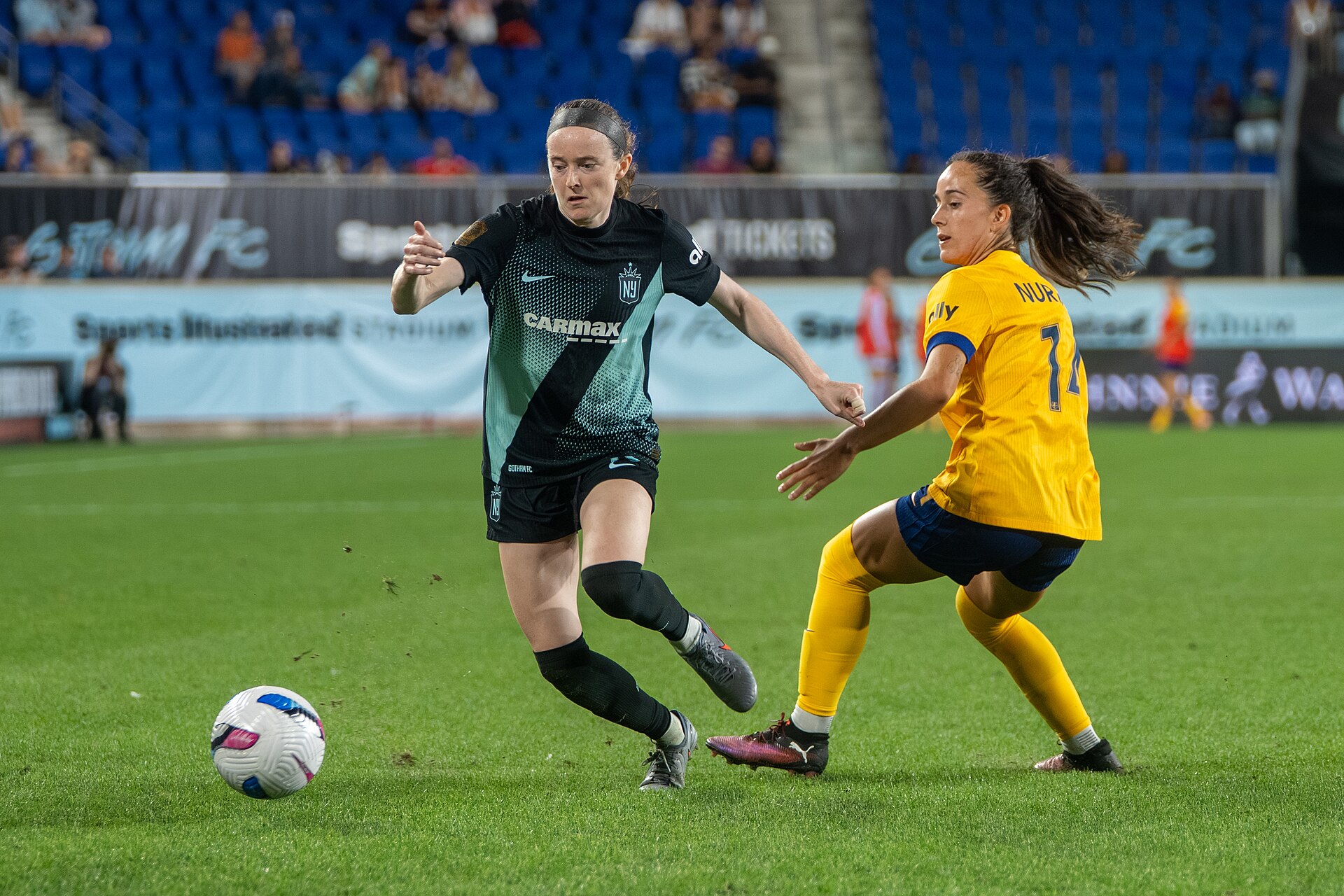 Rose Lavelle and Nuria Rábano during Gotham FC vs Utah Royals on 23 Aug 2025