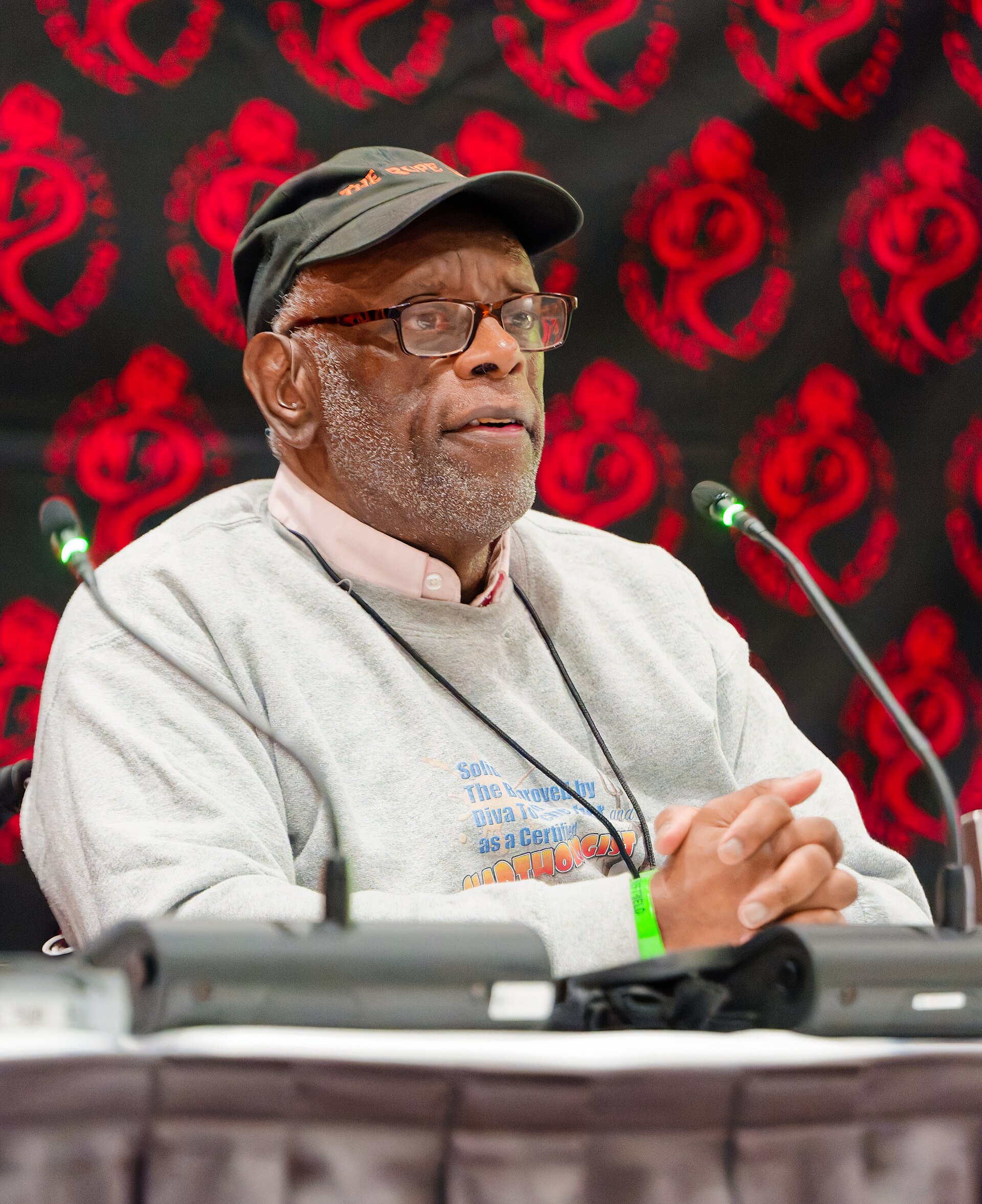 Rupert Kinnard speaking on a panel at Rose City Comic Con