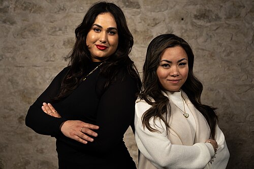 Sanjida Humayun and Rona Duldulao at the WikiPortraits studio at the 2025 SXSW Festival.