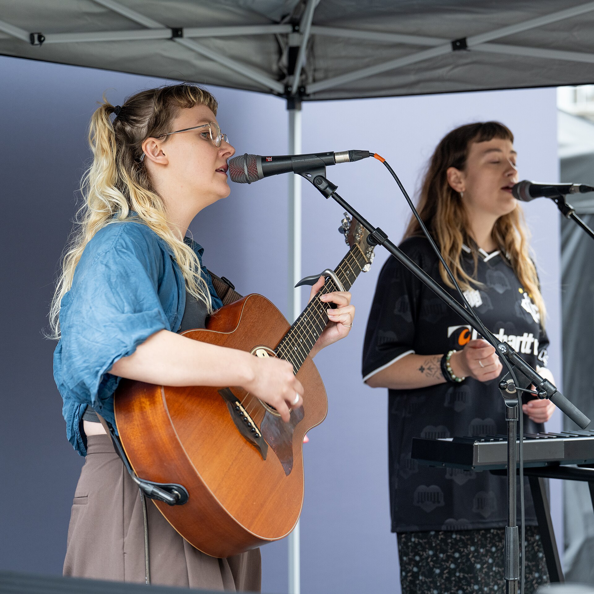 Sunflower Thieves, Pop-Folk duo from Leeds, UK, at the 2025 SXSW London festival in London, England.