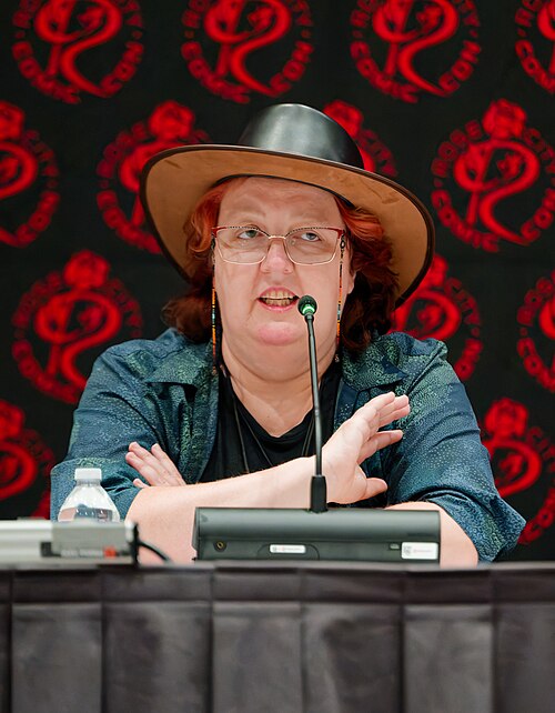 T. Kingfisher speaking at Rose City Comic Con