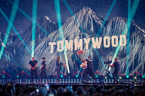 Tommy Cash, Eurovision 2025 1st semi final live show