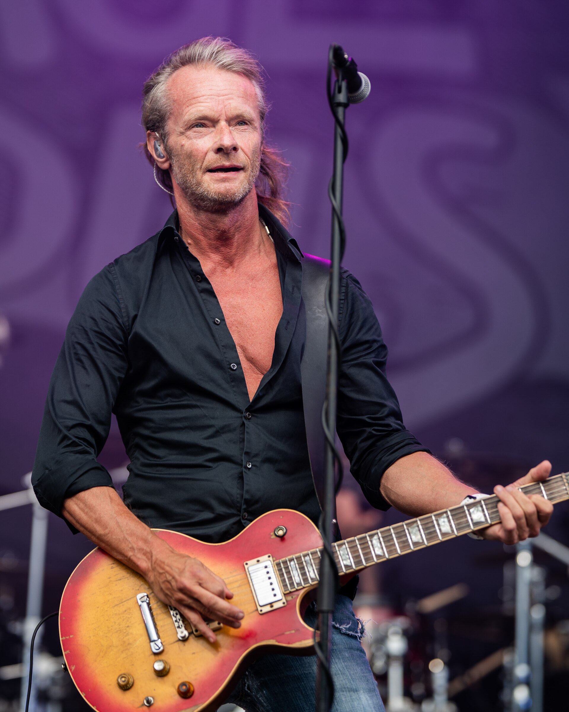 Torstein Flakne performing with Stage Dolls at Midgardsblot 2025