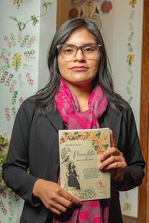 Yanina Solís integrante de PACHA Grupo de Arte y Literatura, durante Segunda edición de Wamlita - Reconocimiento a la mujer. Realizado el 14 de marzo de 2026, Huancayo, Perú.