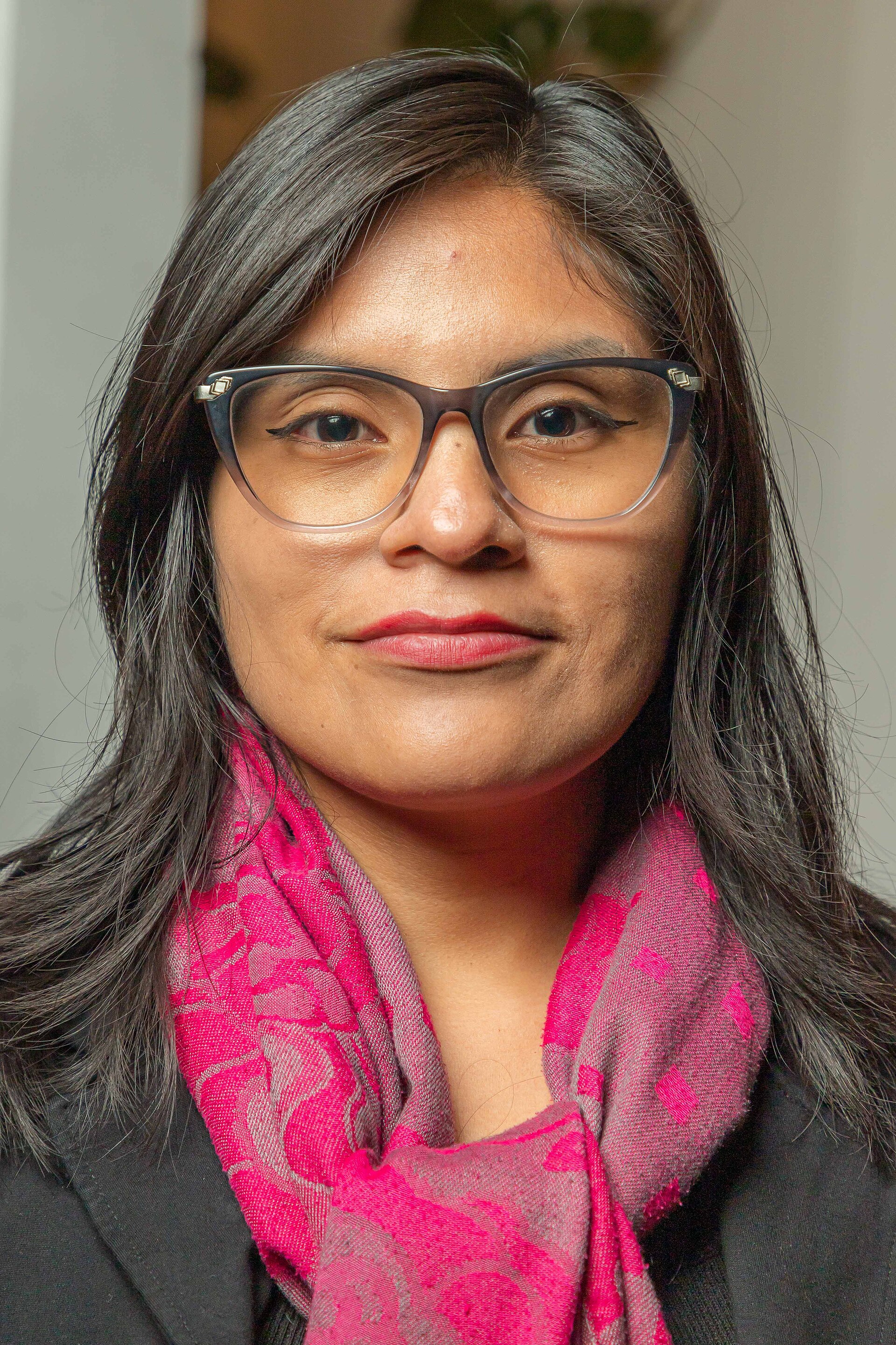 Yanina Solís integrante de PACHA Grupo de Arte y Literatura, durante Segunda edición de Wamlita - Reconocimiento a la mujer. Realizado el 14 de marzo de 2026, Huancayo, Perú.