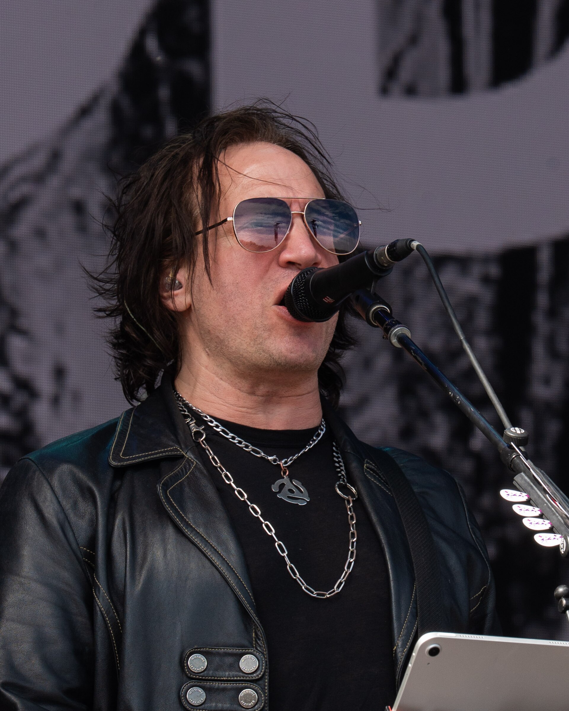 Zach Throne with Jerry Cantrell at the 2025 Tons of Rock festival