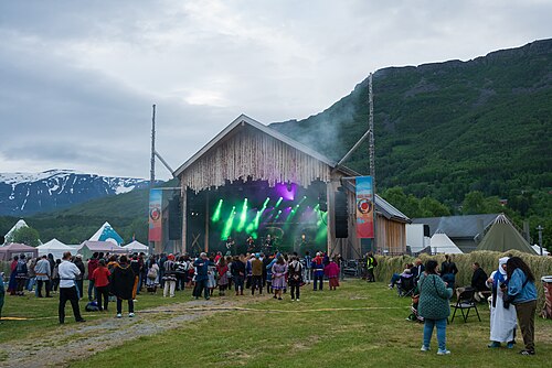 AMOC, Áilu Valle, and Boogiemen (Patrik Fält, Juho Kiviniemi, Oula Guttorm) perform at the 2025 Riddu Riđđu Festival
