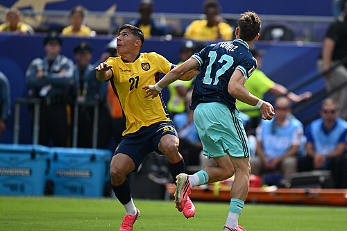 EAST RUTHERFORD, UNITED STATES - June 25: Alan Franco #21 of Ecuador battles for possession with Florian Wirtz #17 of Germany during the FIFA World Cup 2026 Group E match between Ecuador  and  Germany on June 25, 2026 MetLife Stadium, East Rutherford, New Jersey