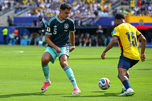 EAST RUTHERFORD, UNITED STATES - June 25: Aleksandar Pavlović #5 of Germany is in action against Pedro Vite #15 of Ecuador during the FIFA World Cup 2026 Group E match between Ecuador  and  Germany on June 25, 2026 MetLife Stadium, East Rutherford, New Jersey