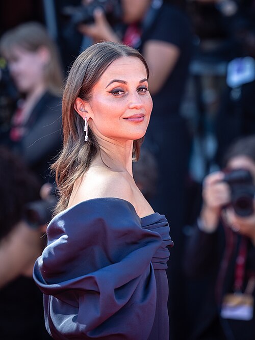 Alicia Vikander at the 2025 Venice Film Festival