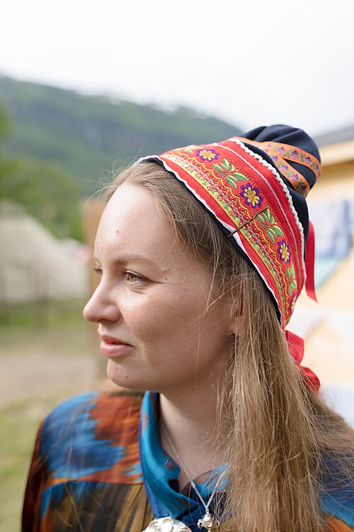 Astrid Gaup Skancke wearing a handmade gobbagahpir (beetle hat in SME)