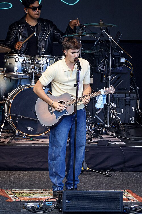Ben Rodrigues performing at Kirstenbosch in 2026