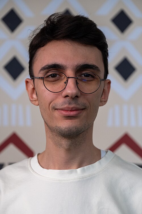 Caner portrait at Wikimania 2025 WikiPortraits Studio