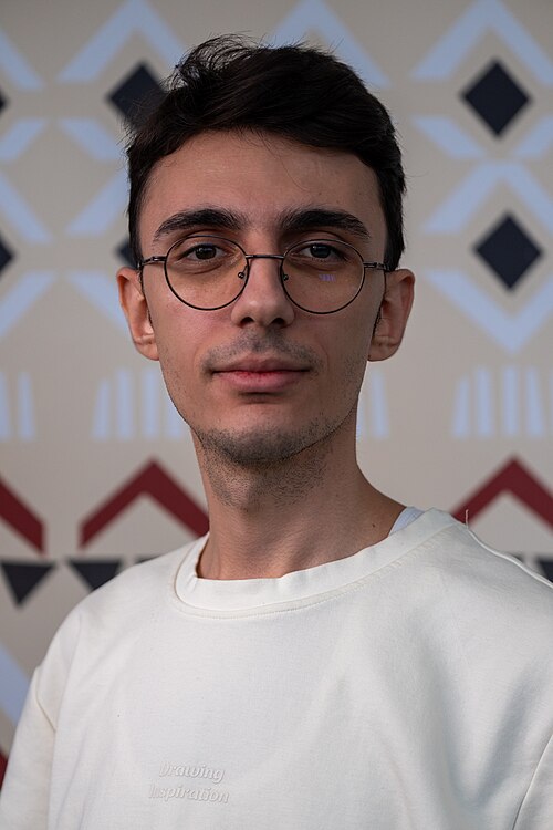Caner portrait at Wikimania 2025 WikiPortraits Studio