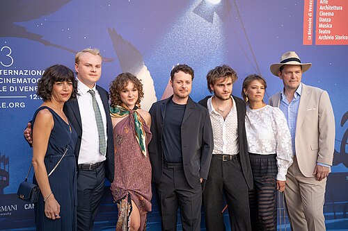 Cast and crew of Oase (Oasis) at Venice Film Festival 2026.