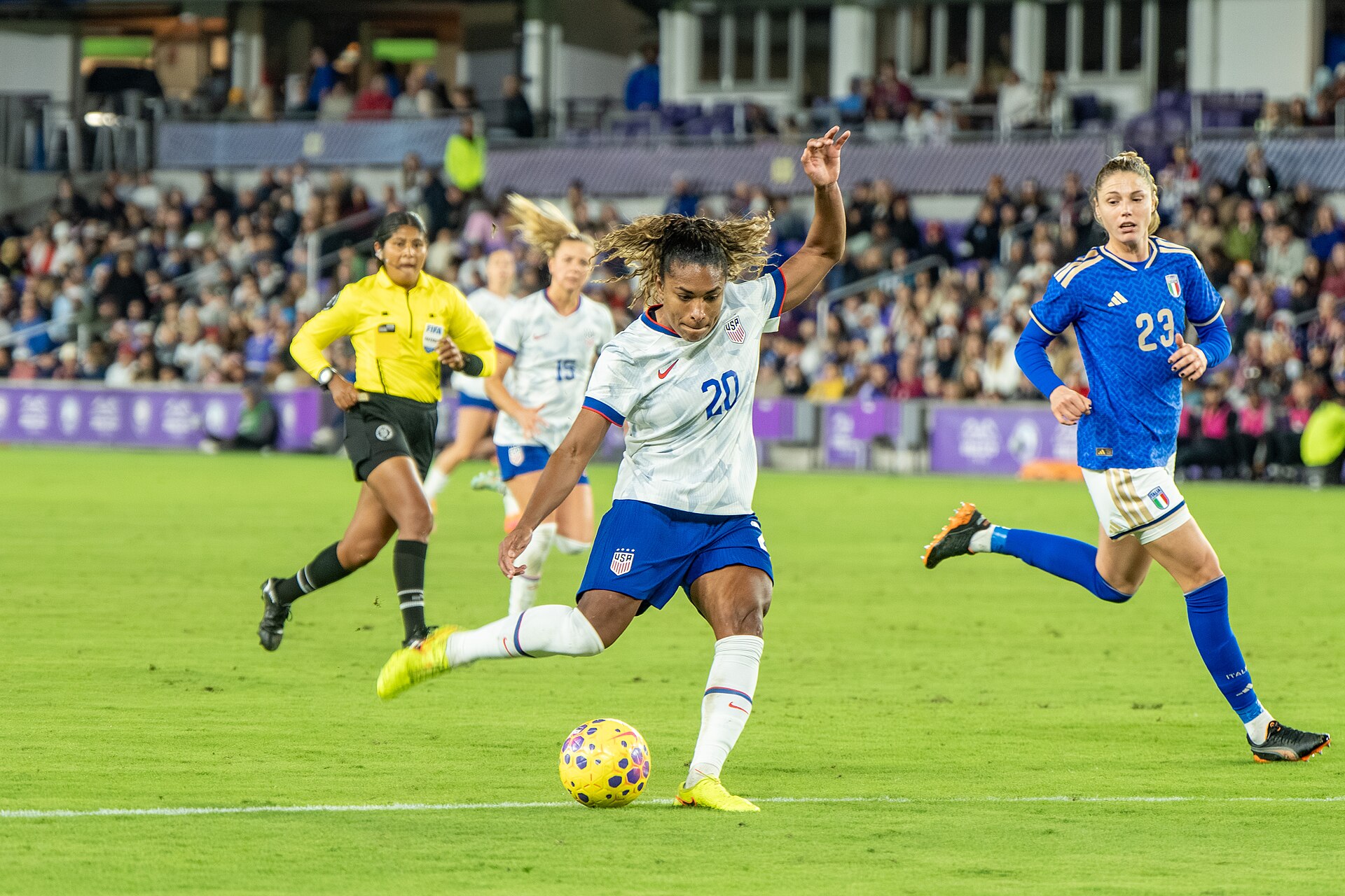 Catarina Macario during United States Women's Soccer Team vs Italy Women's National Football Team on November 28 2025