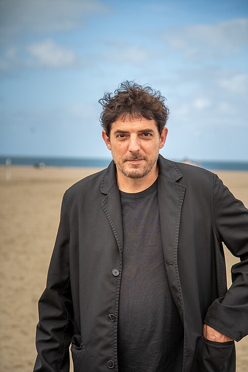 Damien Bonnard at the Deauville American Film Festival in 2026 on the sand