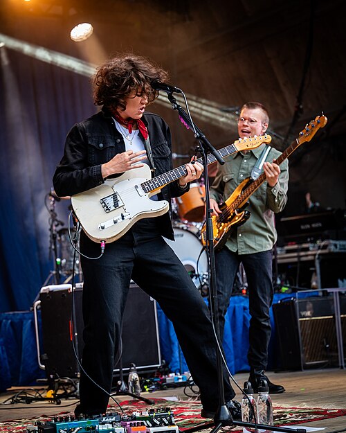 Fay Wildhagen med band, Ravnedalen Live festival i Kristiansand, 2024.
Foto: Birgit Fostervold @knipselyst

CC: BY-SA 2.0