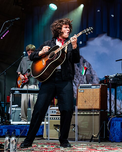 Fay Wildhagen med band, Ravnedalen Live festival i Kristiansand, 2024.
Foto: Birgit Fostervold @knipselyst

CC: BY-SA 2.0