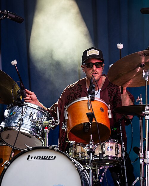 Fay Wildhagen med band, Ravnedalen Live festival i Kristiansand, 2024.
Foto: Birgit Fostervold @knipselyst

CC: BY-SA 2.0