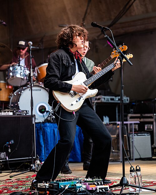 Fay Wildhagen med band, Ravnedalen Live festival i Kristiansand, 2024.
Foto: Birgit Fostervold @knipselyst

CC: BY-SA 2.0