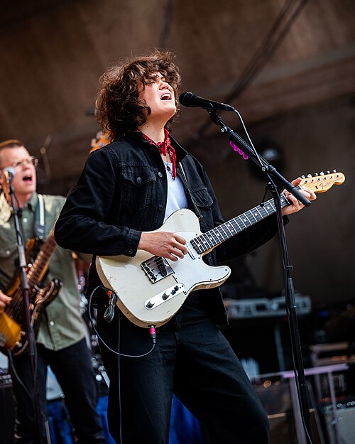 Fay Wildhagen med band, Ravnedalen Live festival i Kristiansand, 2024.
Foto: Birgit Fostervold @knipselyst

CC: BY-SA 2.0